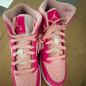 Nike Air Jordan mid fierce pink 5.5 youth